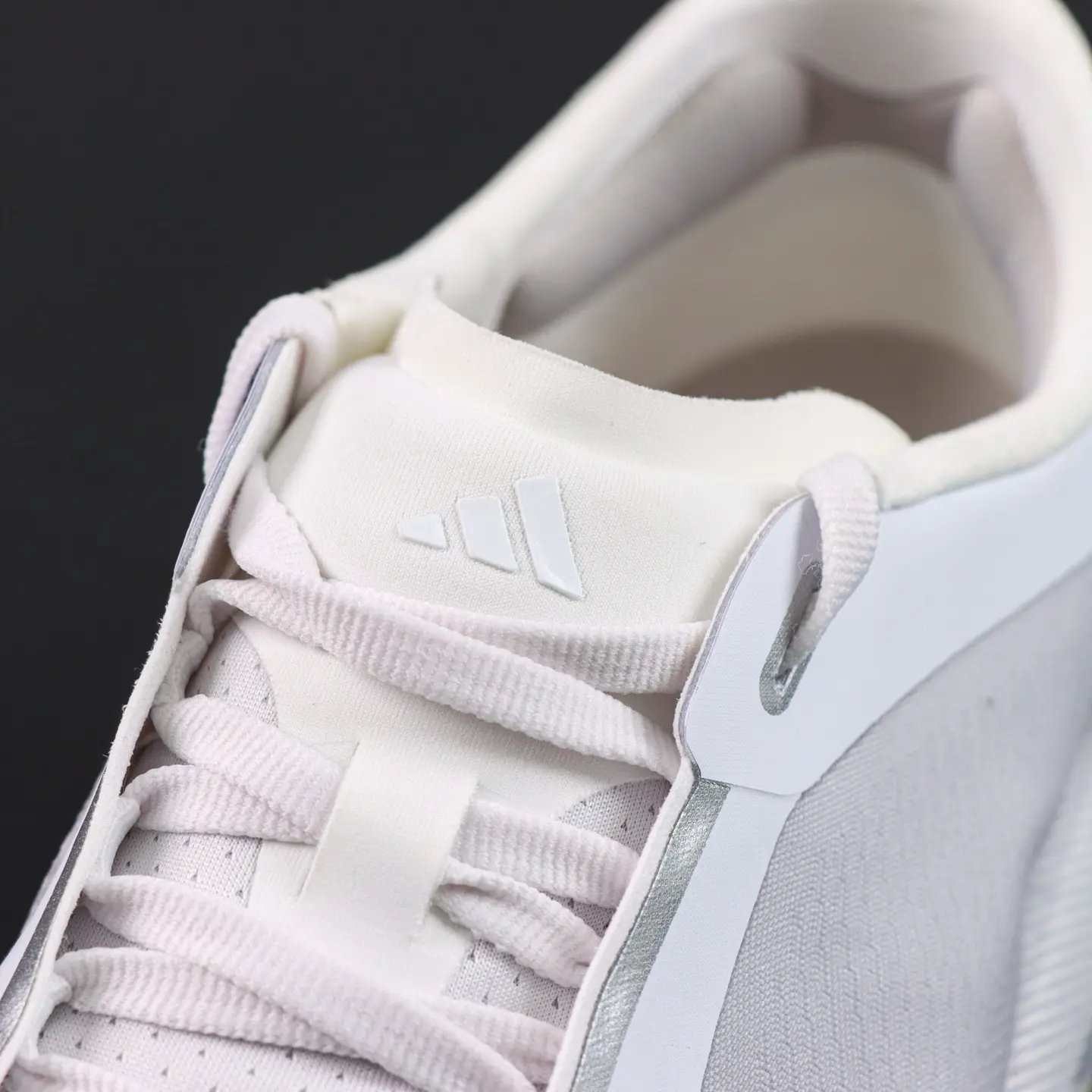 adidas Hyperboost Edge Laufschuh in Wolkenweiß-Hellgrau – Bild 12