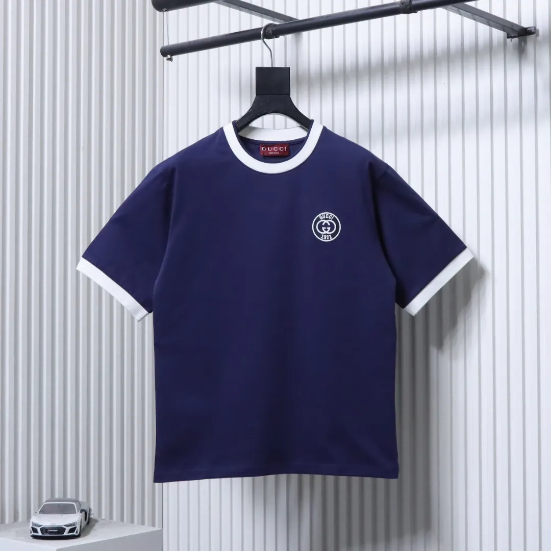 Gucci Vorderansicht, Marineblau