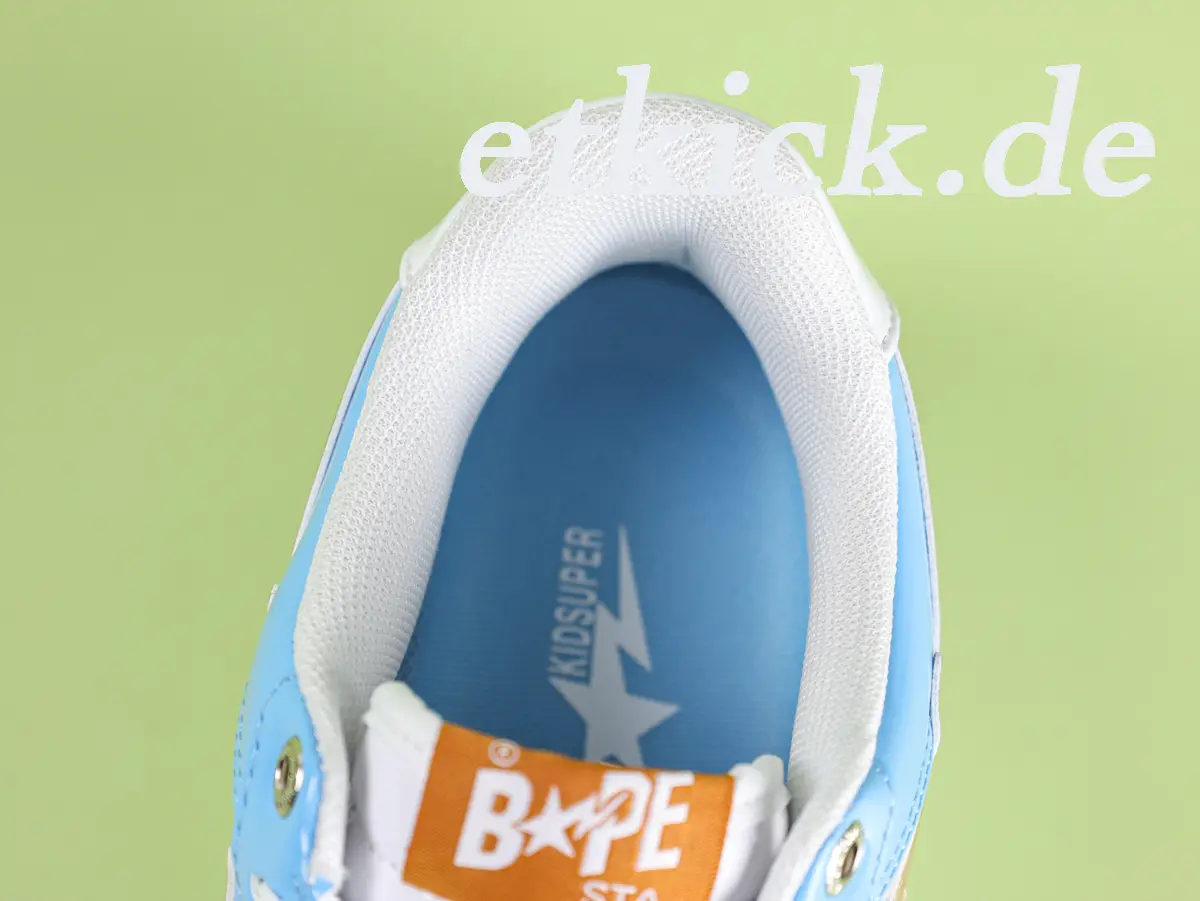 A Bathing Ape BAPE Sta Low Sneaker Weiß-Hellblau aus Lackleder mit goldener Sta-Star Applikation – Bild 9
