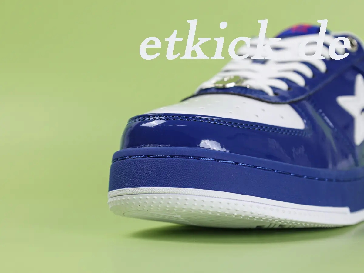 A Bathing Ape BAPE Sta Low Sneaker aus glänzendem Lackleder in Königsblau mit weißer Sta-Star Applikation – Bild 4