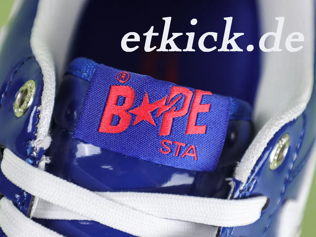 A Bathing Ape BAPE Sta Low Sneaker aus glänzendem Lackleder in Königsblau mit weißer Sta-Star Applikation – Bild 8