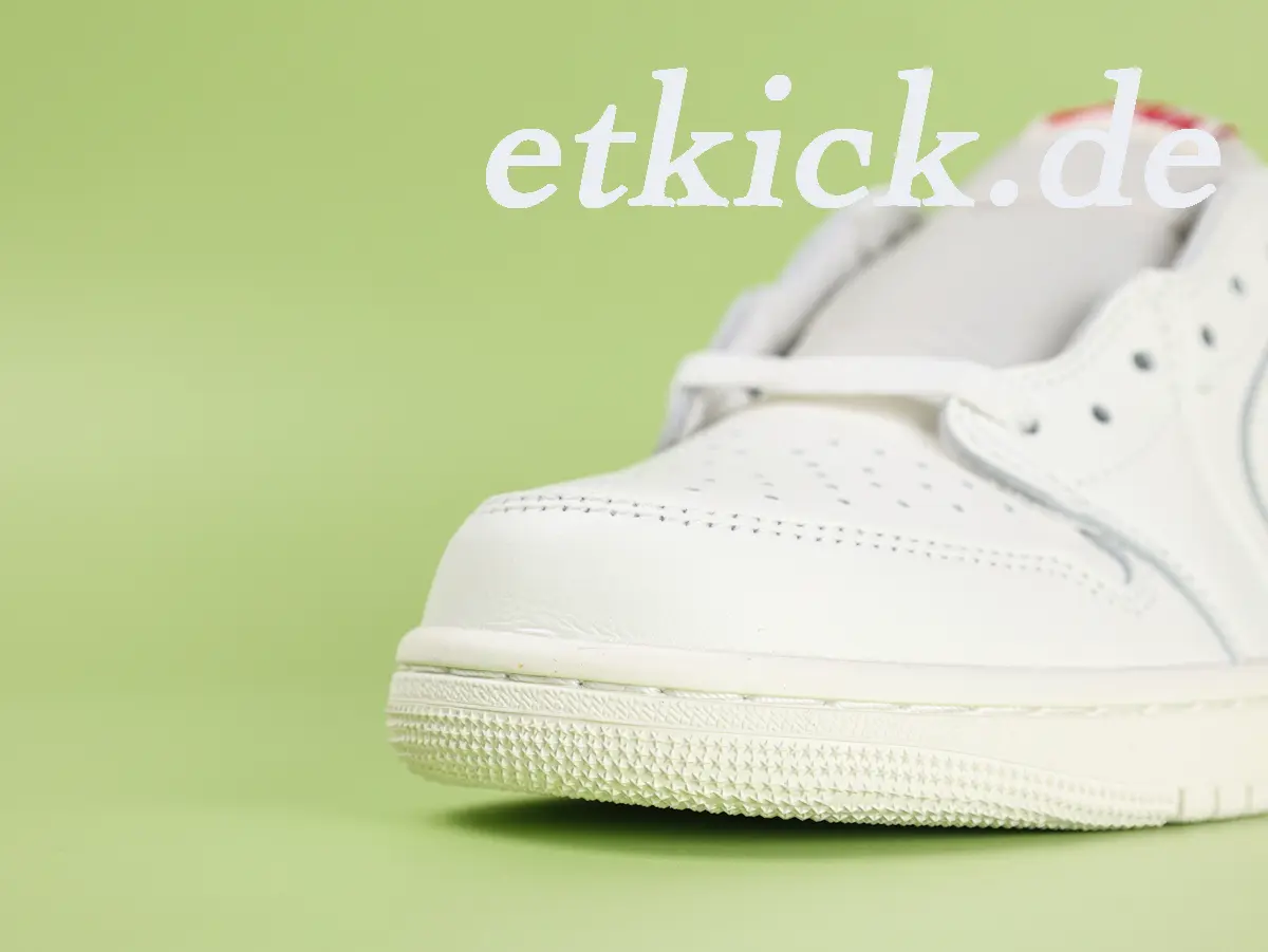 Air Jordan 1 Retro Low OG Sail and University Red (HQ6998-100) – Bild 3