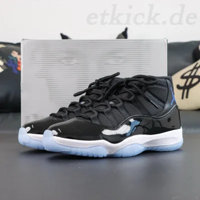 Air Jordan 11 Retro 'Black & Concord-White' 2026 Version