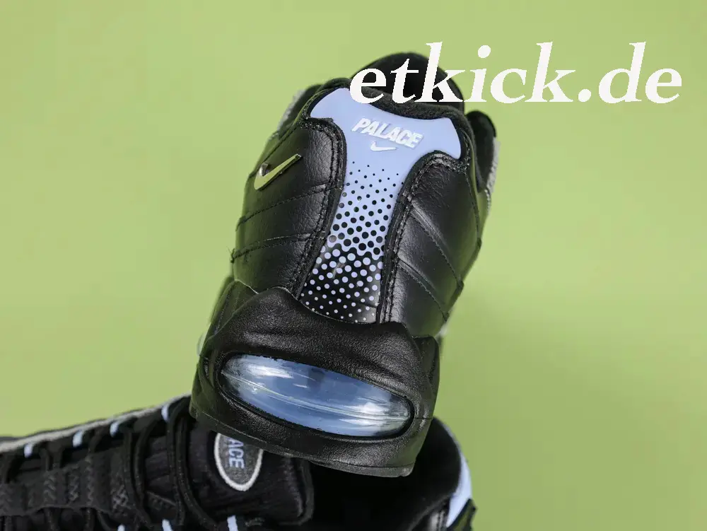 Air Max 95 x Palace Laufschuh Schwarz Metallisch Silber Hellblau – Bild 9