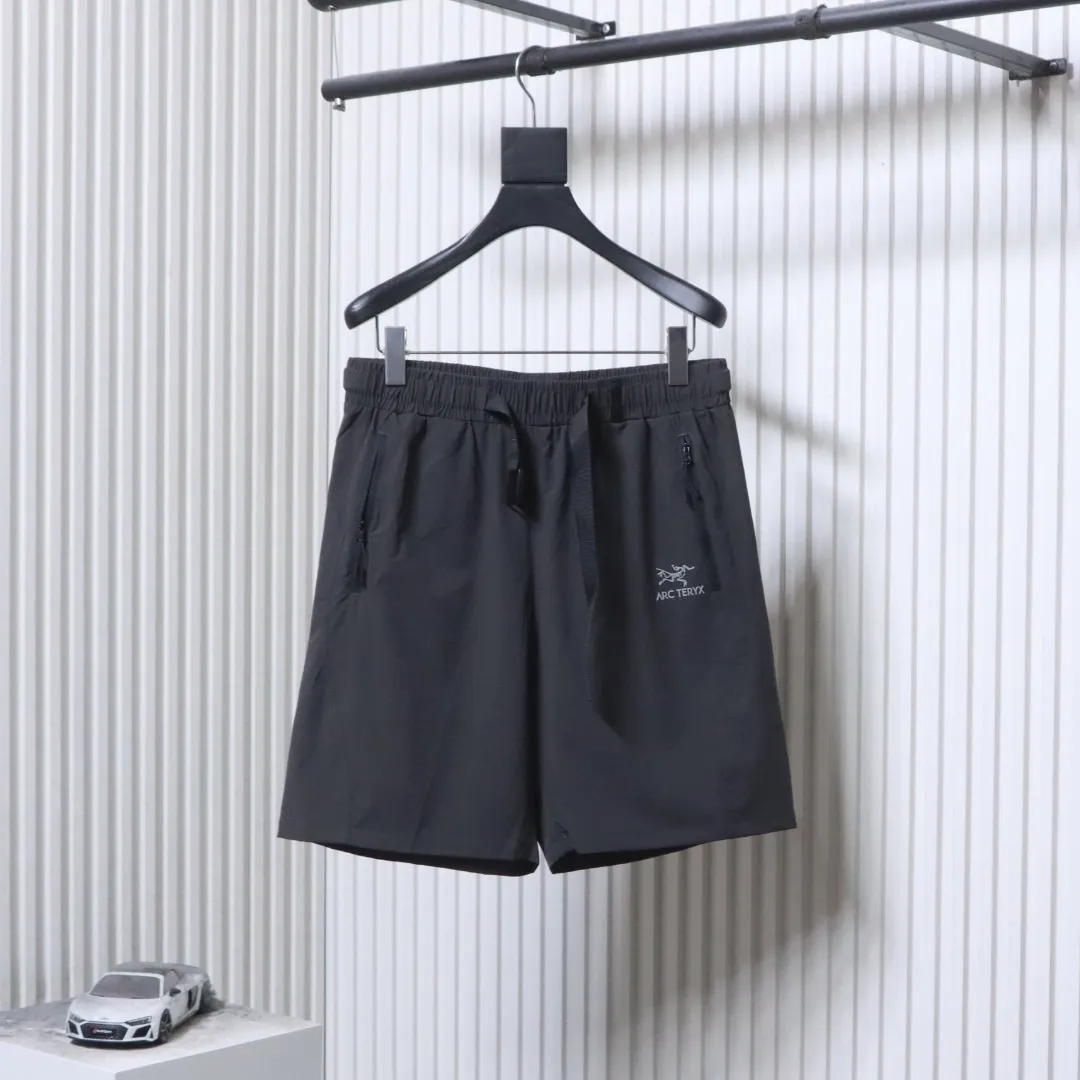 Arc'teryx Vorderansicht Grau