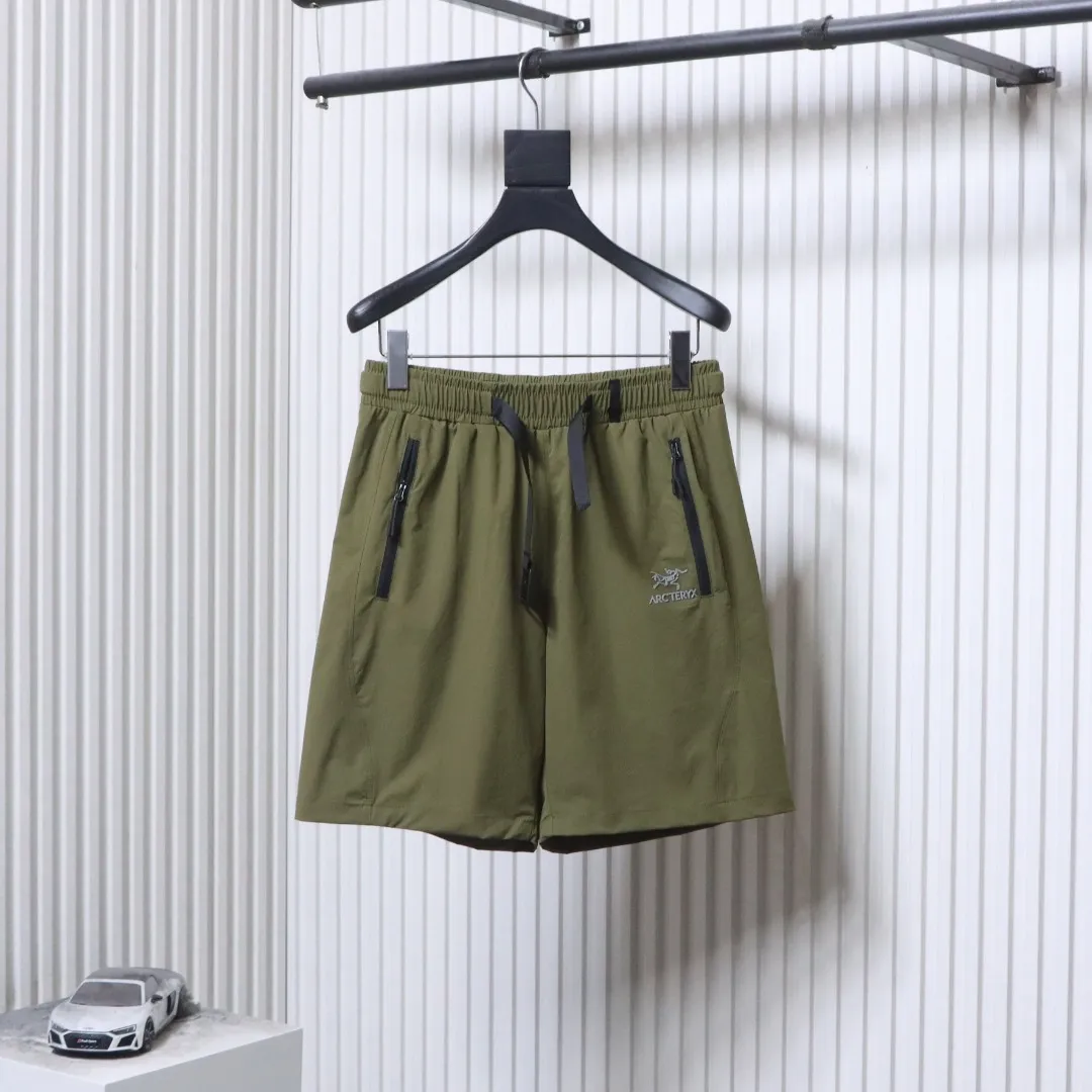 Arc'teryx Vorderansicht Olivgrün