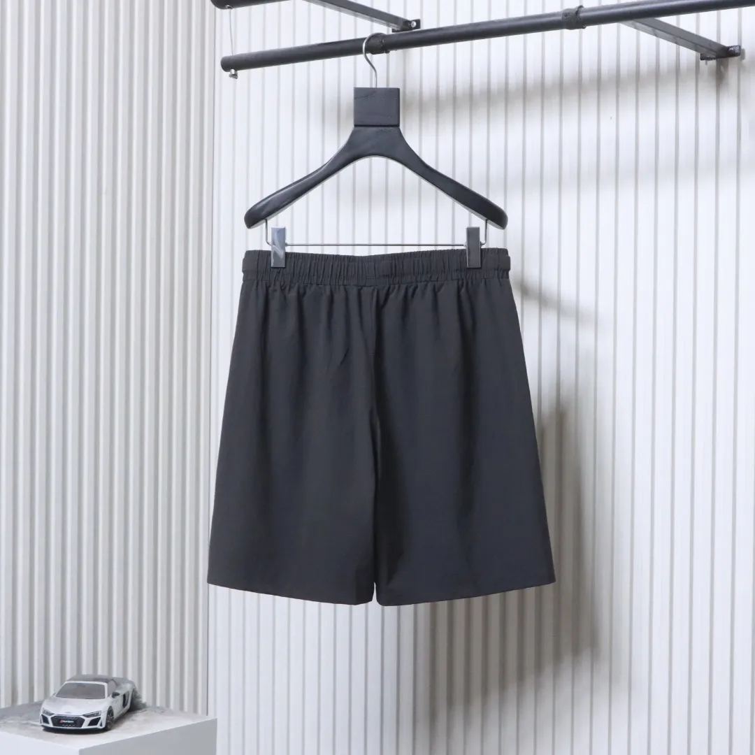 Arc'teryx Rückansicht Grau