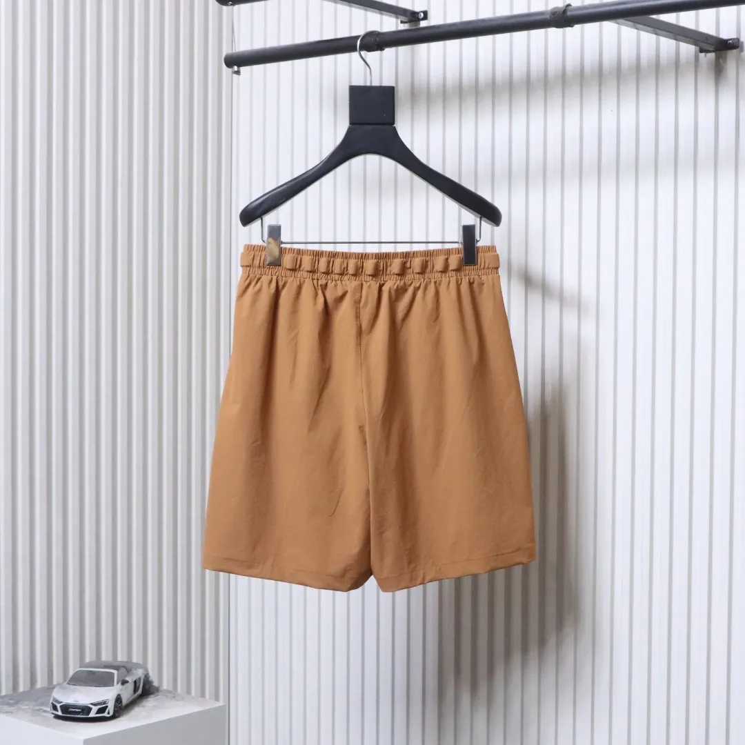 Arc'teryx Rückansicht Hellbraun