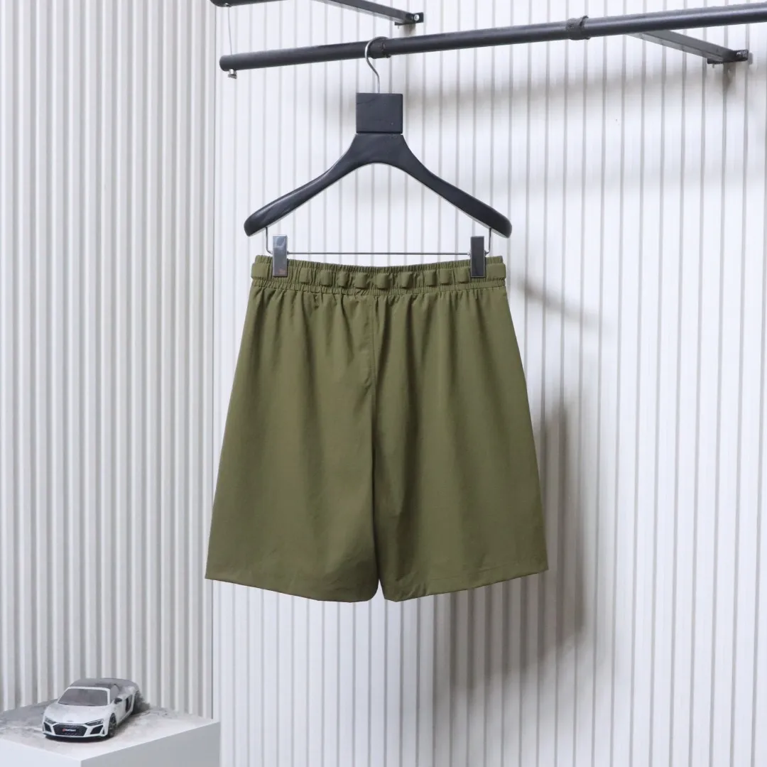 Arc'teryx Rückansicht Olivgrün