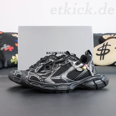 Balenciaga 3XL Used-Look Plateau Sneaker mit Runder Zehenpartie und Schnürung Black Top Edition