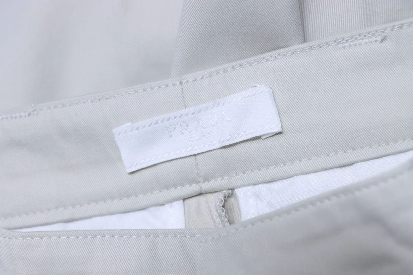 Prada-Markenlabel