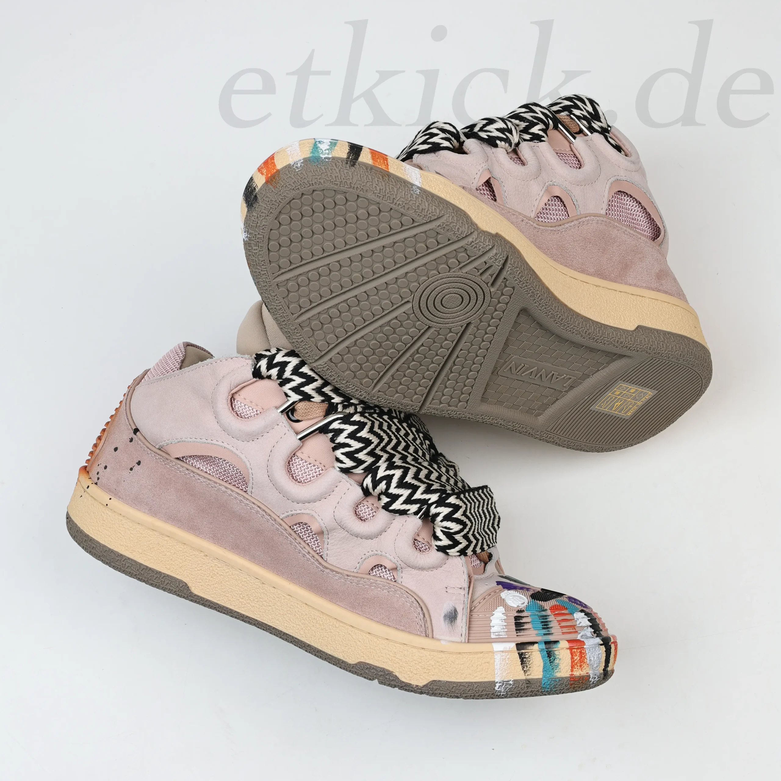 Curb Sneaker Rosa mit handbemalter Farbverzierung und schwarz-weißem Zickzack-Webband – Bild 7