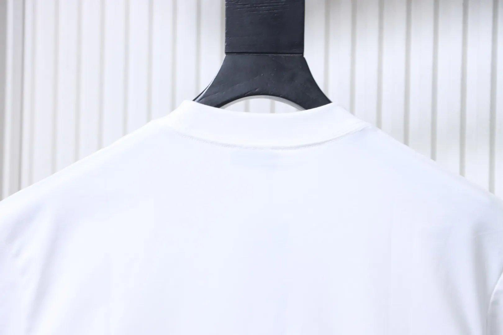 Dior-Kragen hinten
