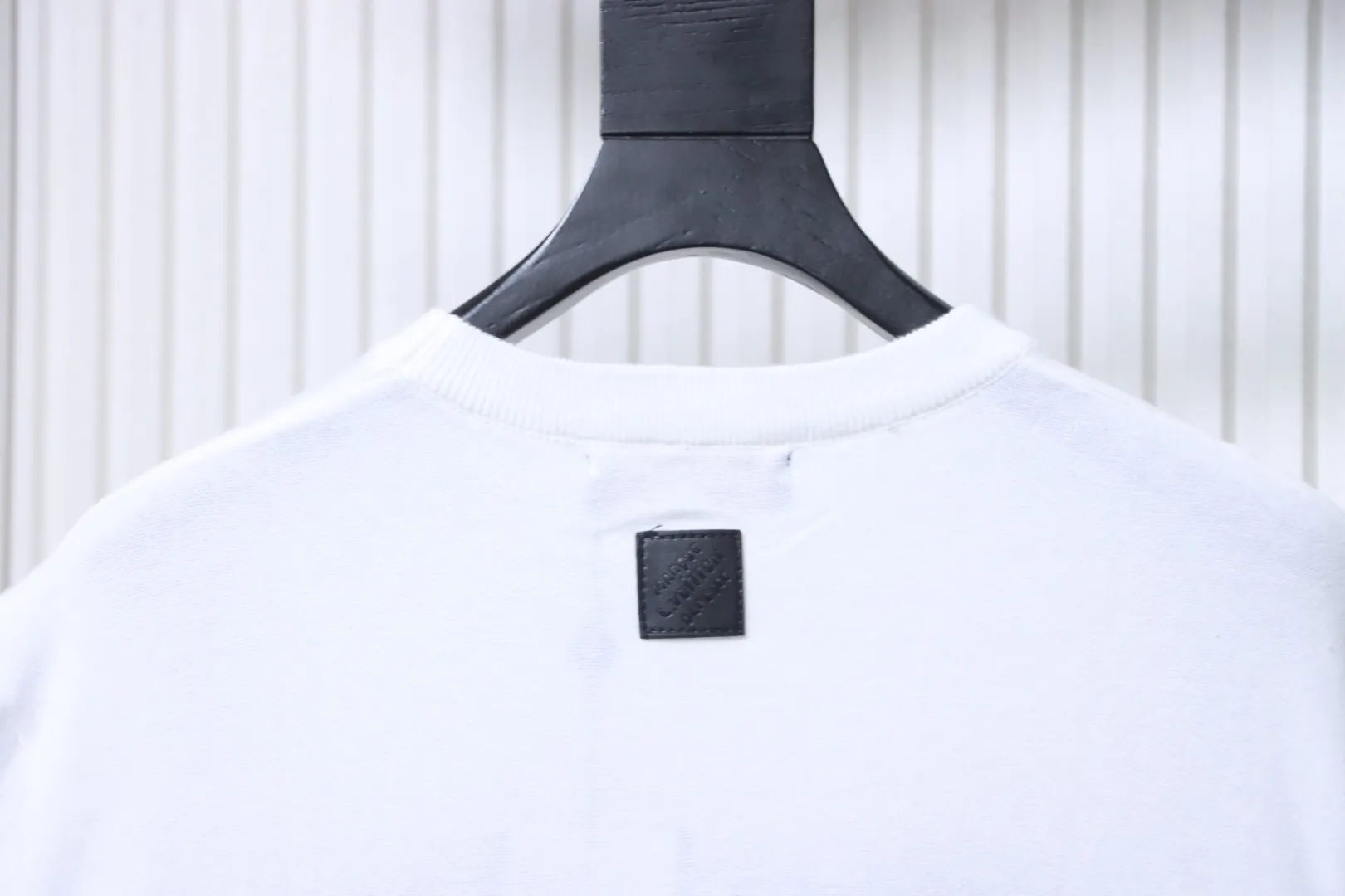 Louis Vuitton Kragen hinten