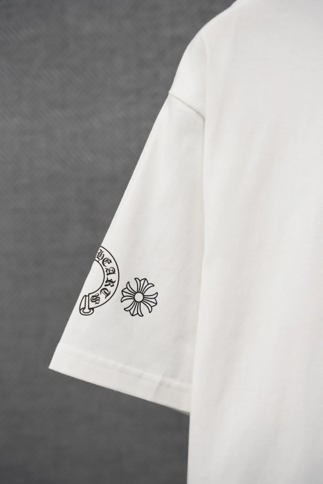 Chrome Hearts – Ärmel