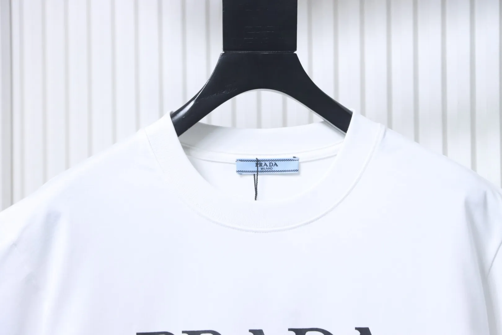 Prada-Kragen
