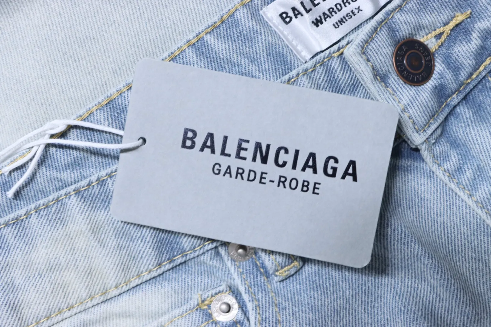 Balenciaga Hangtag