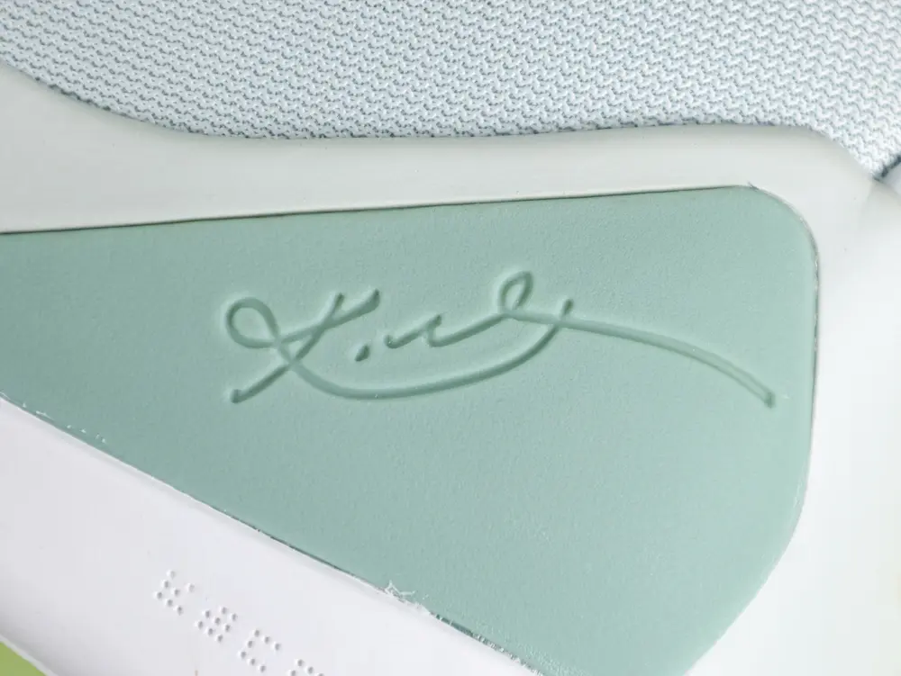 Kobe 9 EM Protro Low „Light Silver Steam“ Basketballschuhe – Bild 9