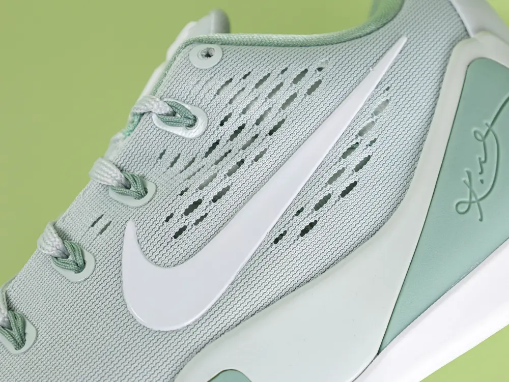 Kobe 9 EM Protro Low „Light Silver Steam“ Basketballschuhe – Bild 8