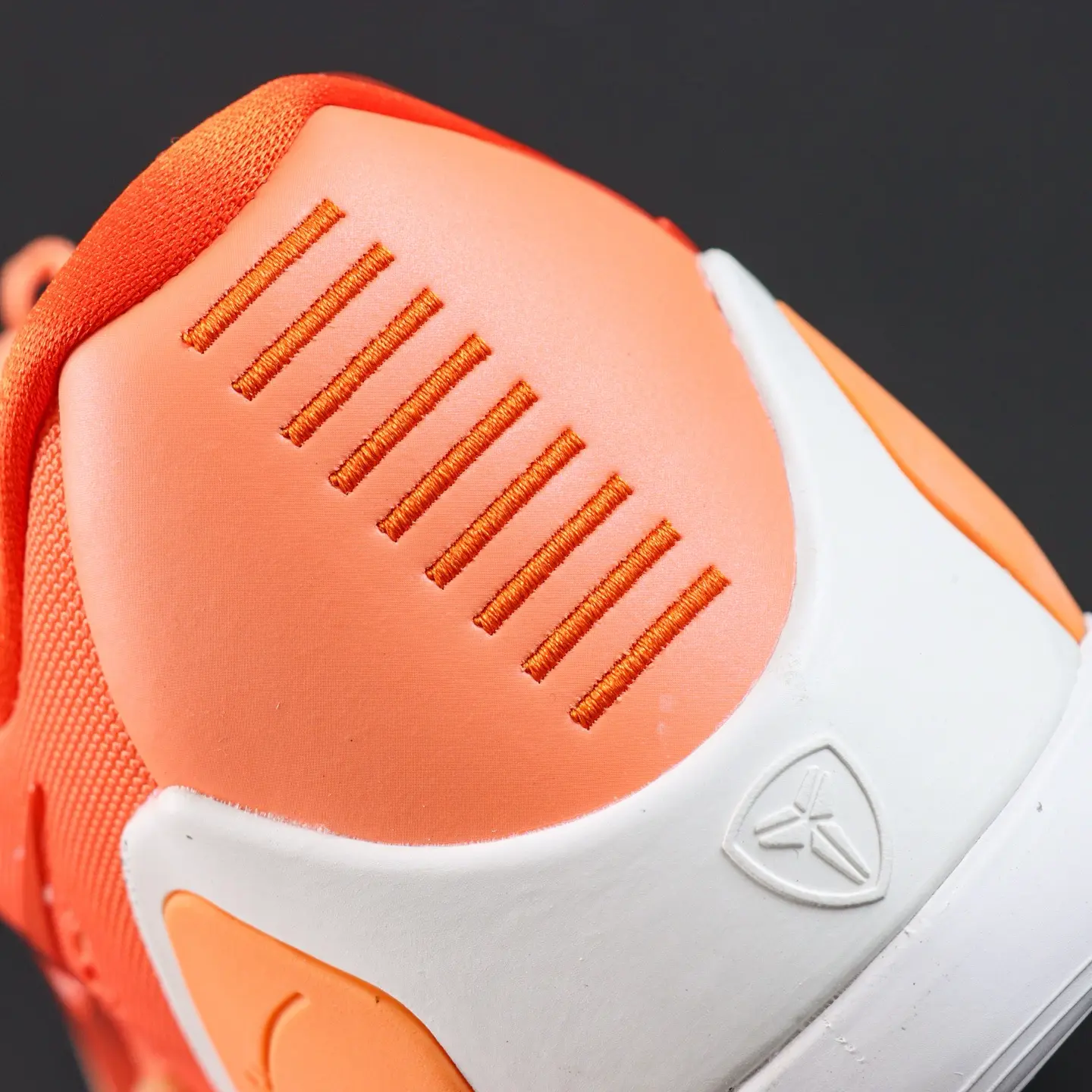 Kobe 9 Elite EM Protro WNBA Orange – Bild 8