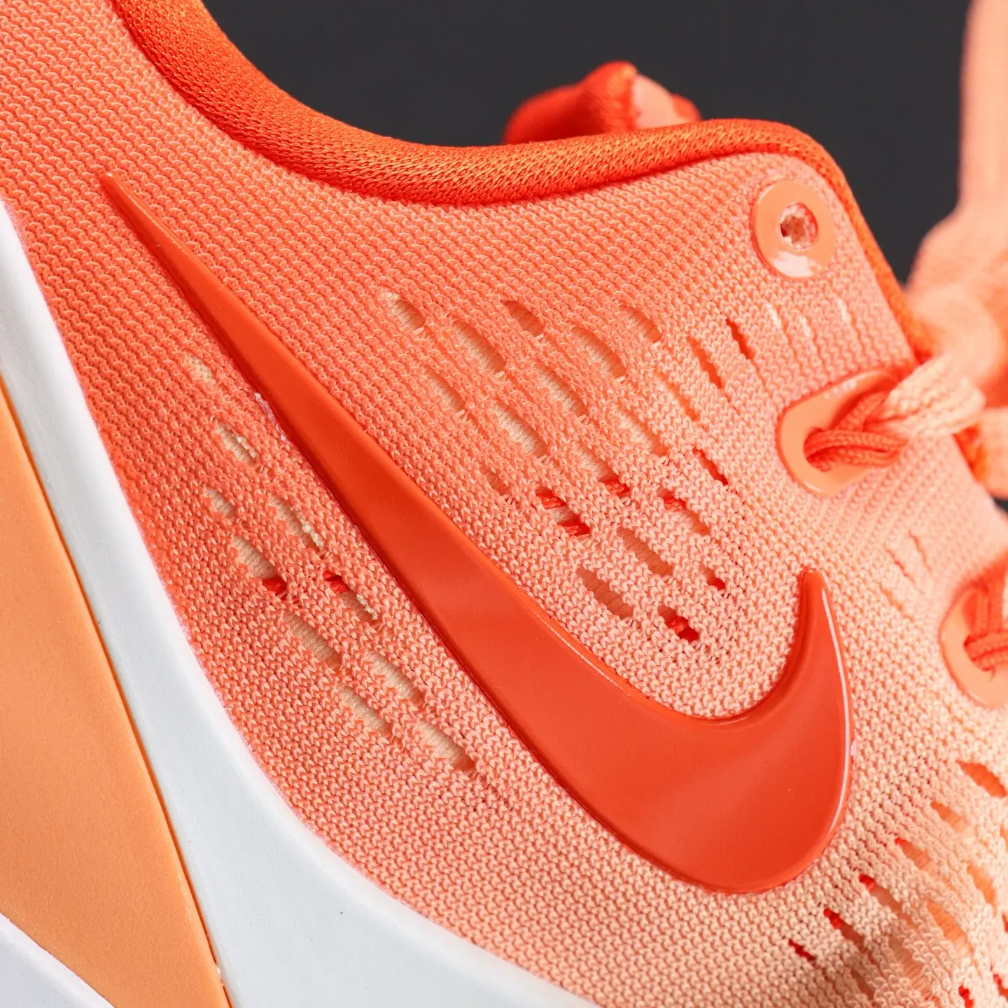 Kobe 9 Elite EM Protro WNBA Orange – Bild 13