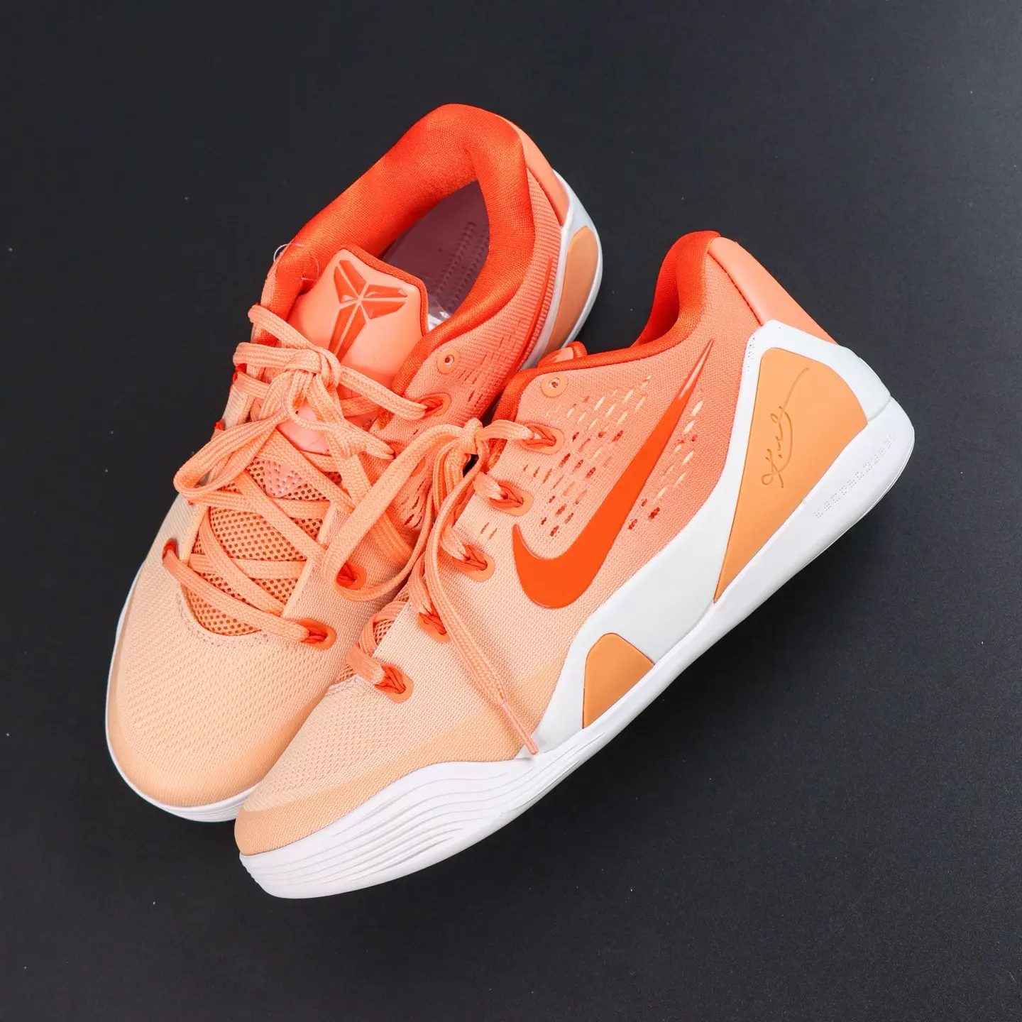 Kobe 9 Elite EM Protro WNBA Orange – Bild 2
