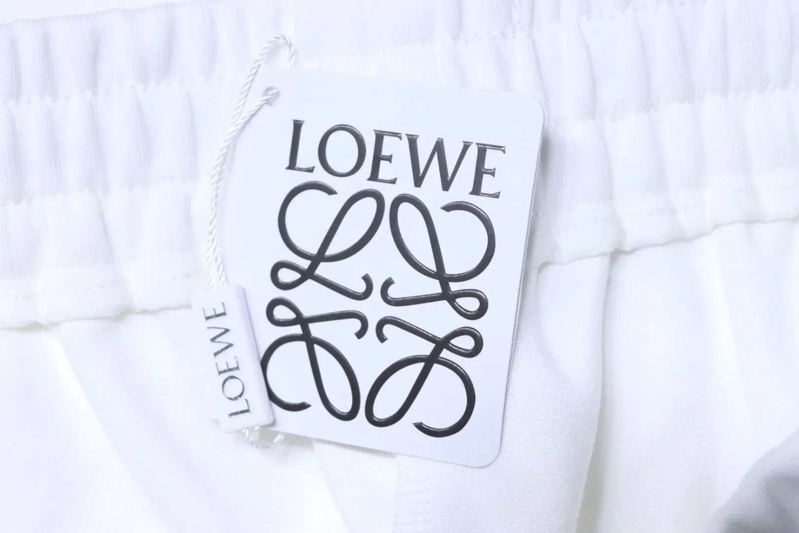 Loewe Hangtag