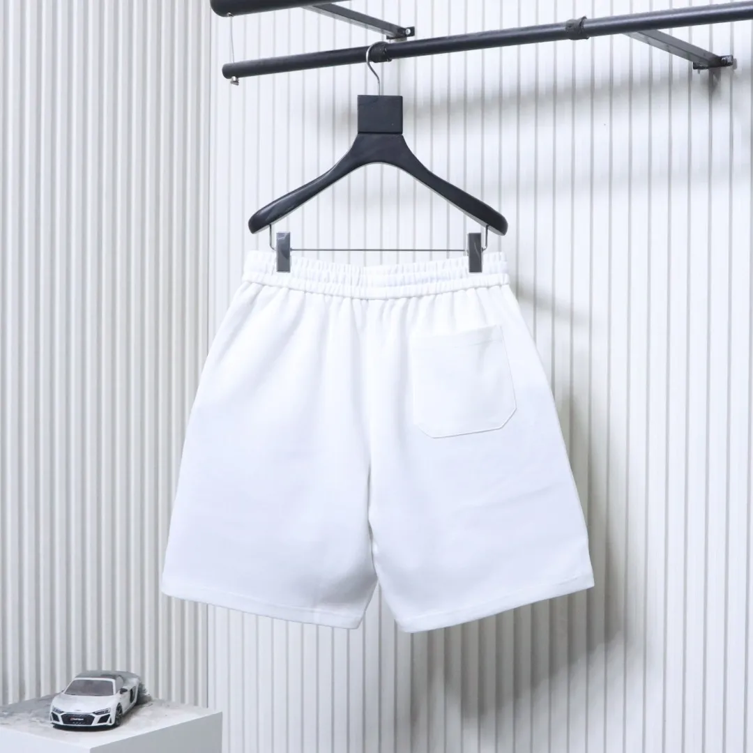 Loewe Rückansicht Weiß