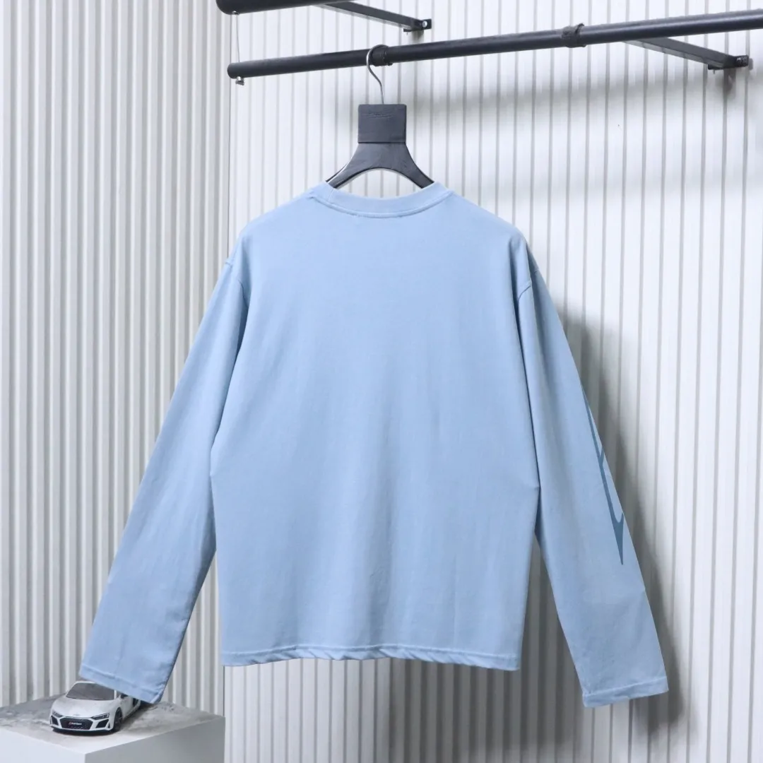Acne Studios Rückansicht Hellblau