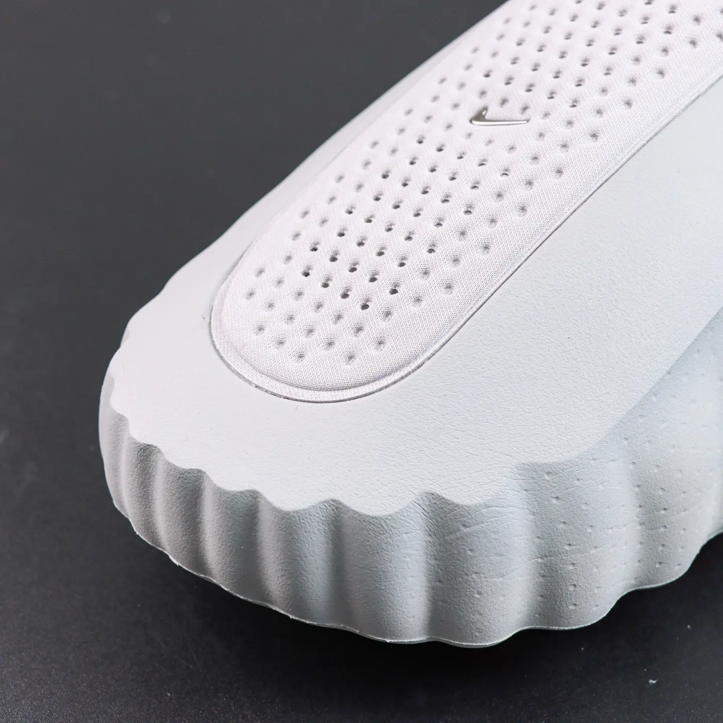 Mind 001 Neuroscience Fußmassage-Slipper, Chr0me H.earts Weiß & Grau – Bild 11