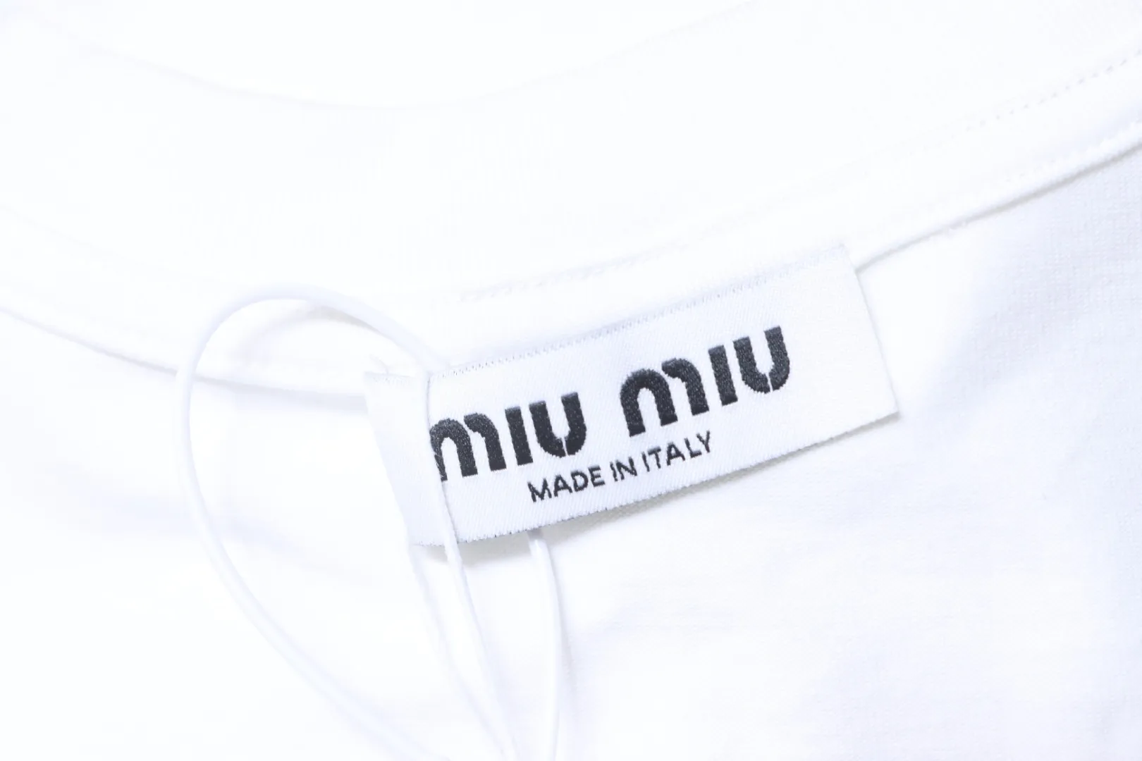 Miu Miu Markenetikett