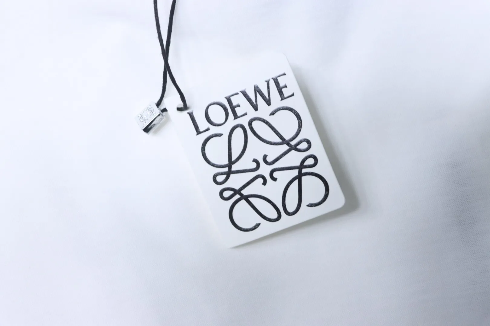 Loewe Hangtag