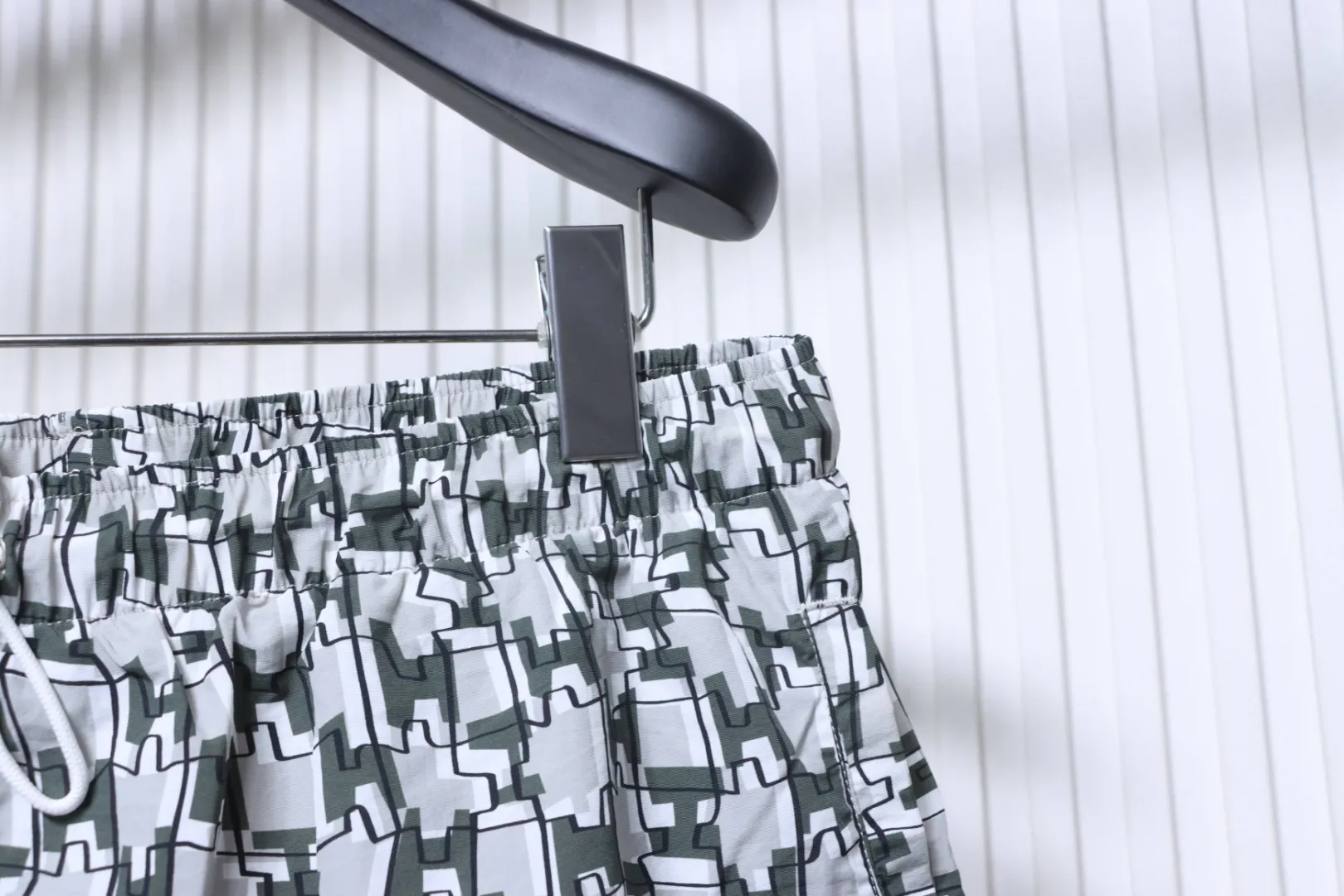 Hermes Taille abgewinkelt