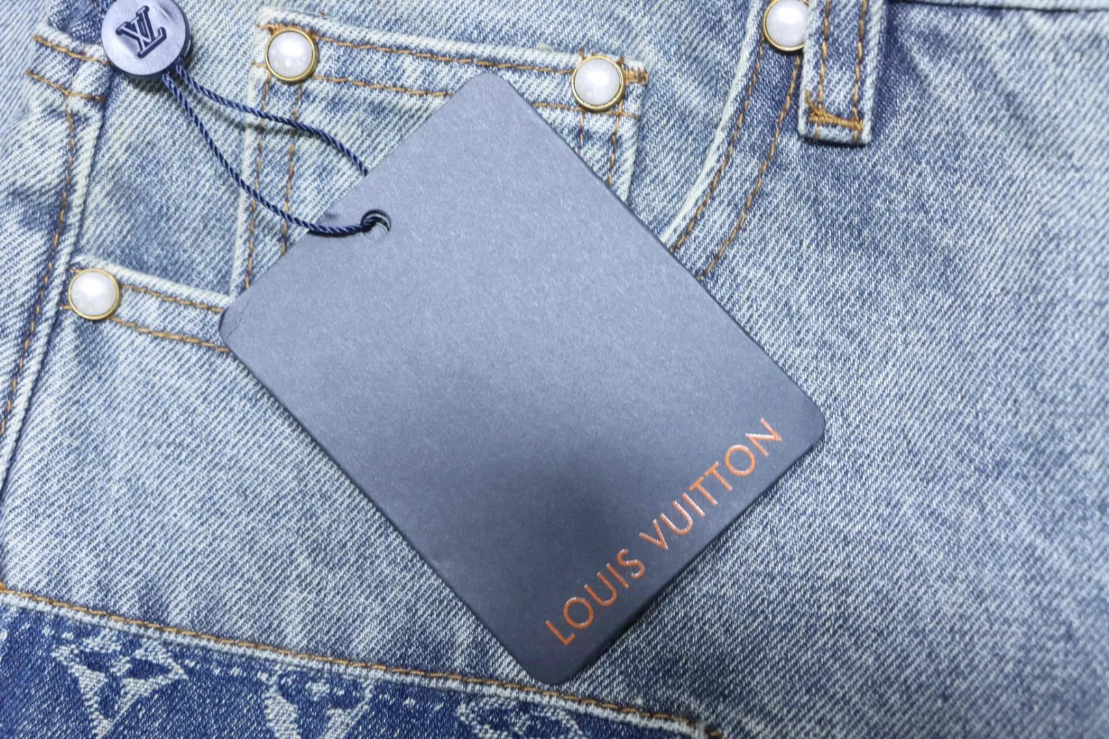 Louis Vuitton Hangtag