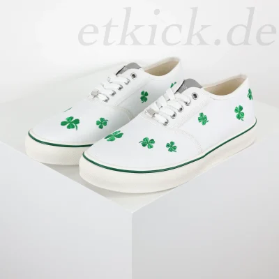 Saltwind Satin-Canvas-Schuhe mit vierblättriger Kleeblattstickerei, weiß