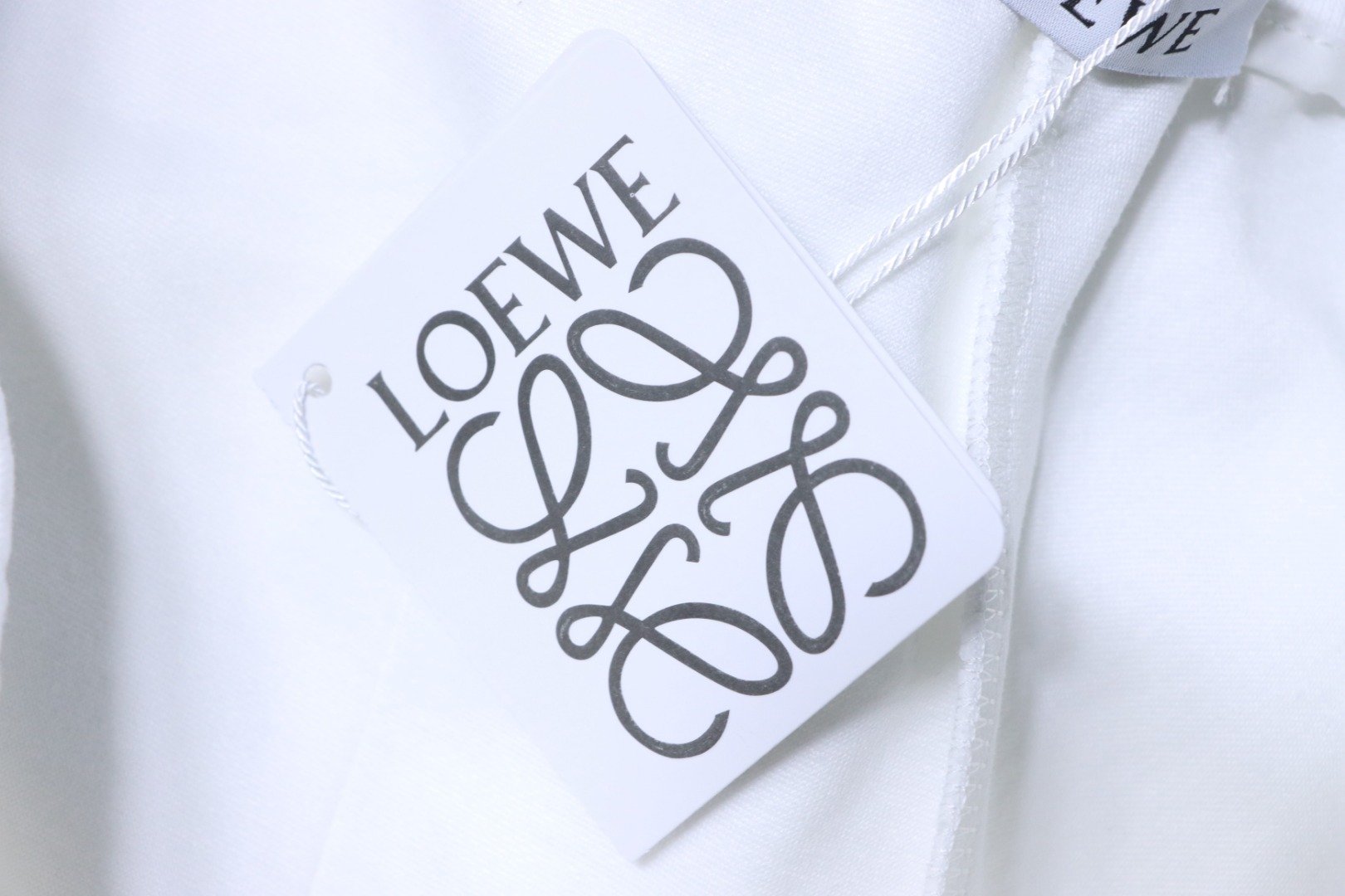 Loewe Hangtag