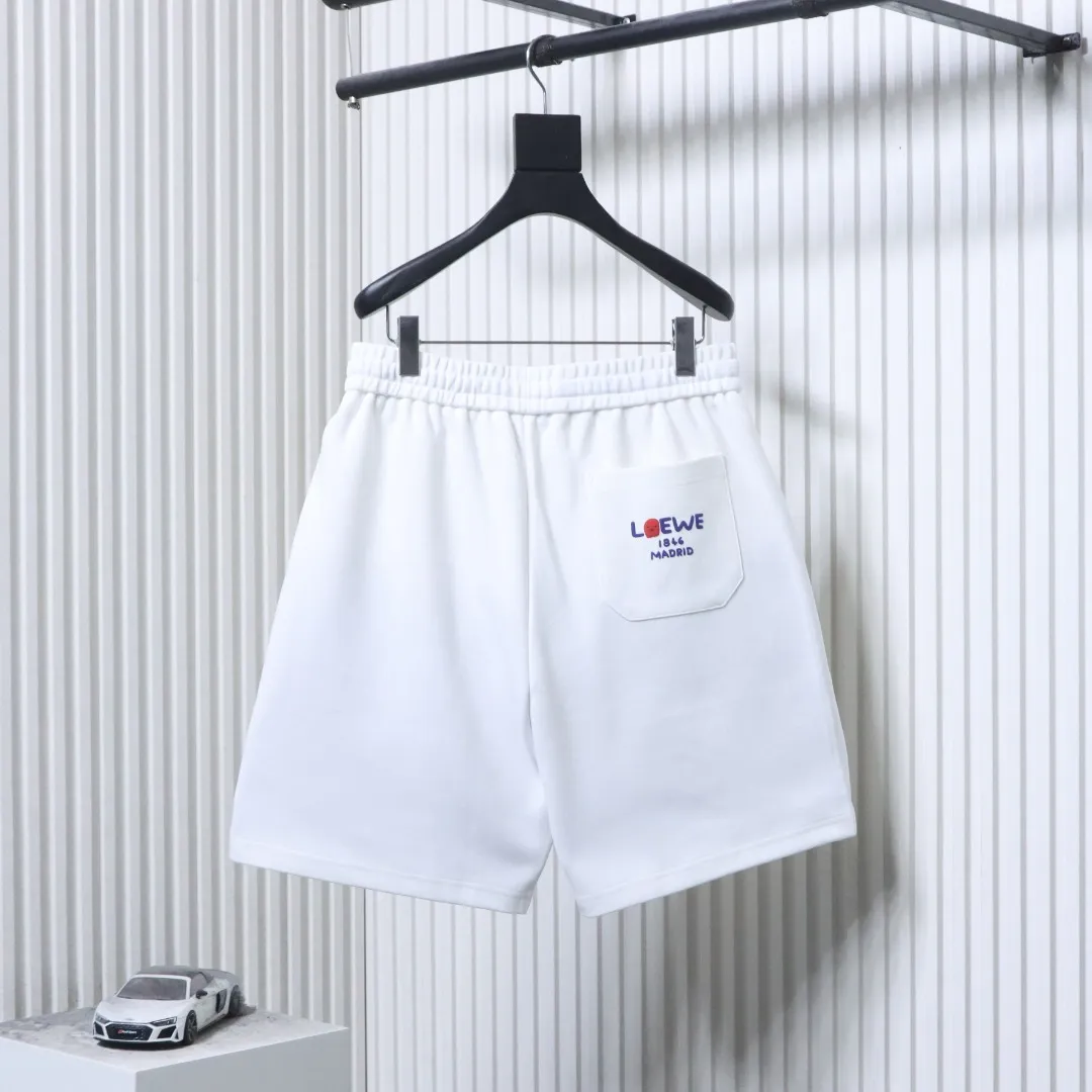 Loewe Rückansicht Weiß