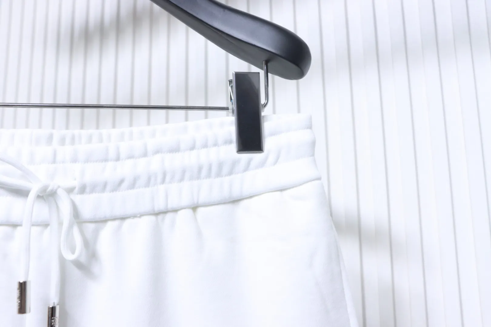 Loewe Taille schräg