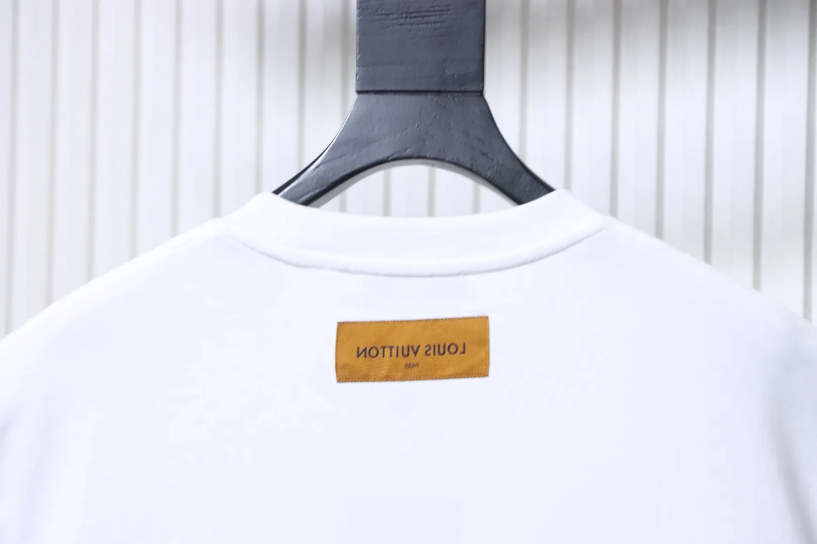 Louis Vuitton Kragen hinten