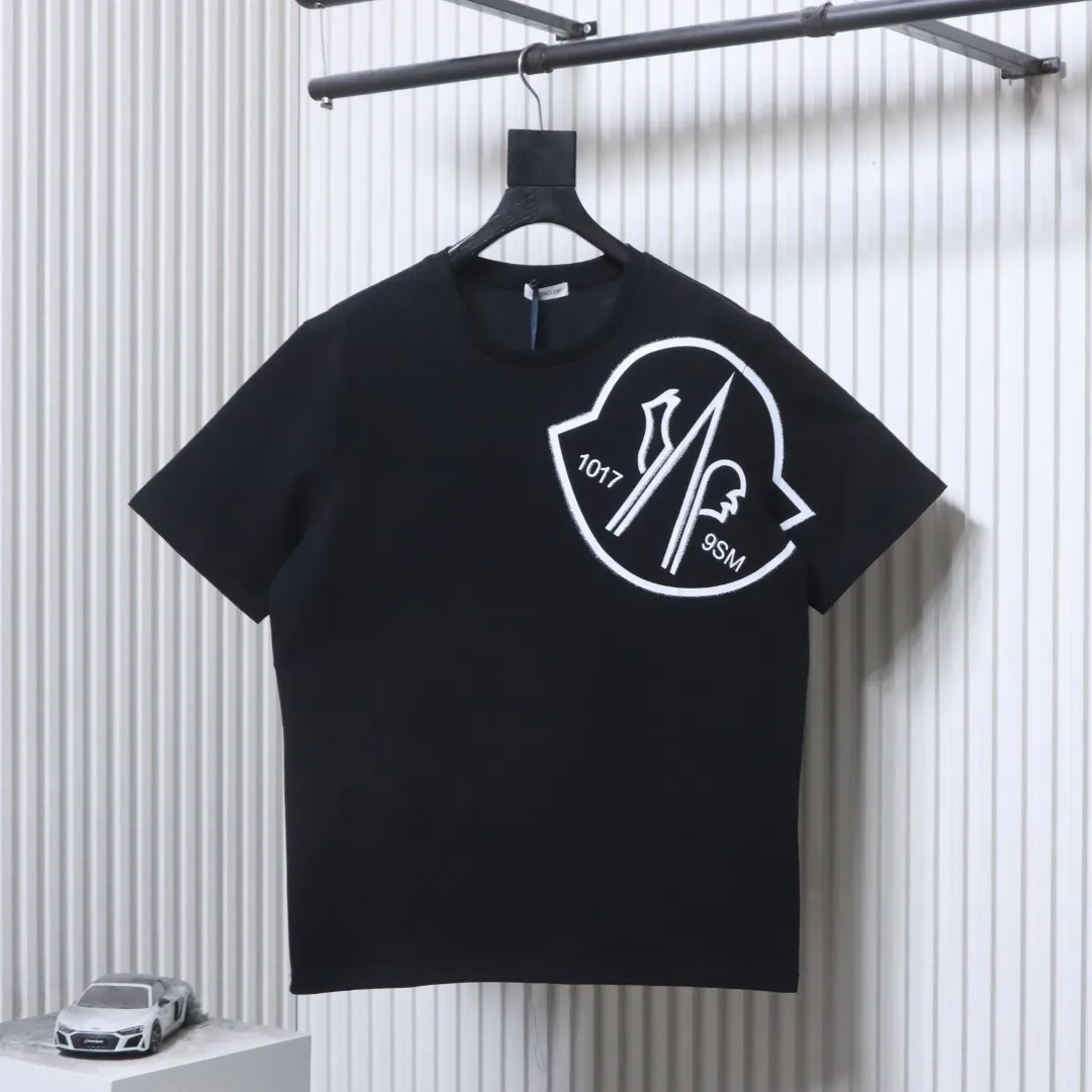 Moncler Vorderansicht Schwarz