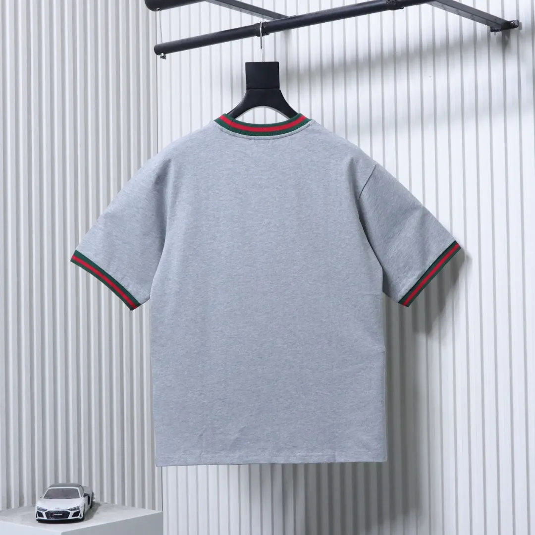 Gucci Rückansicht Grau