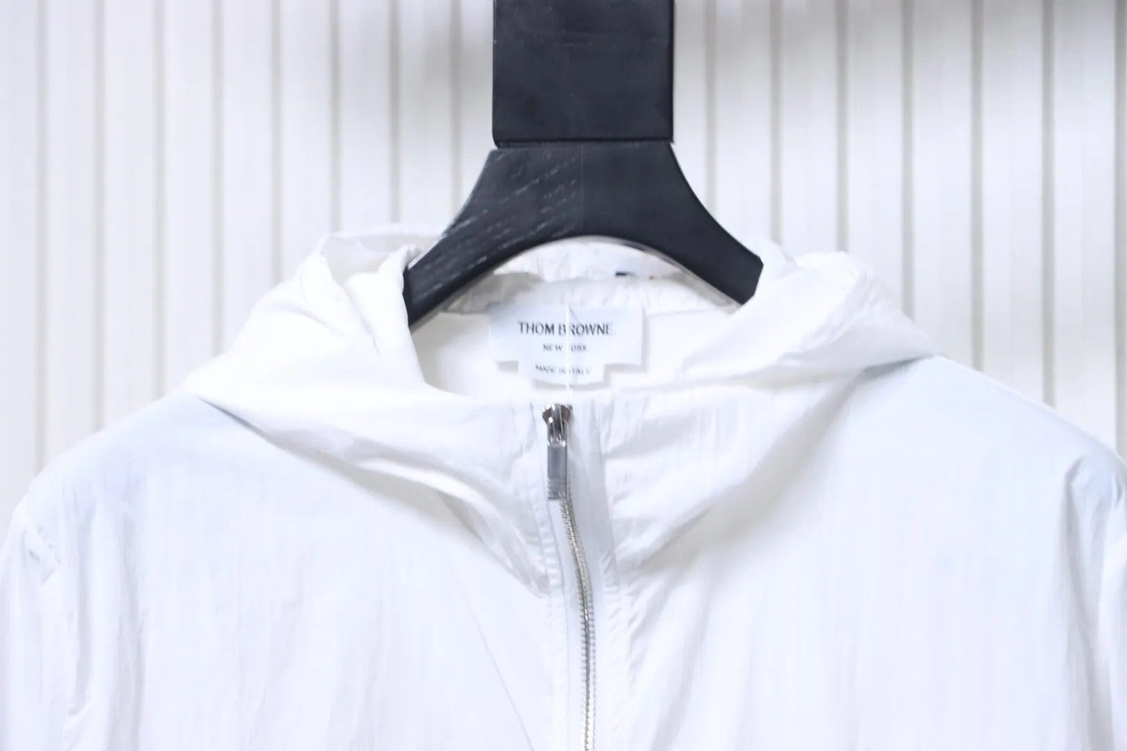 THOM BROWNE Kragen