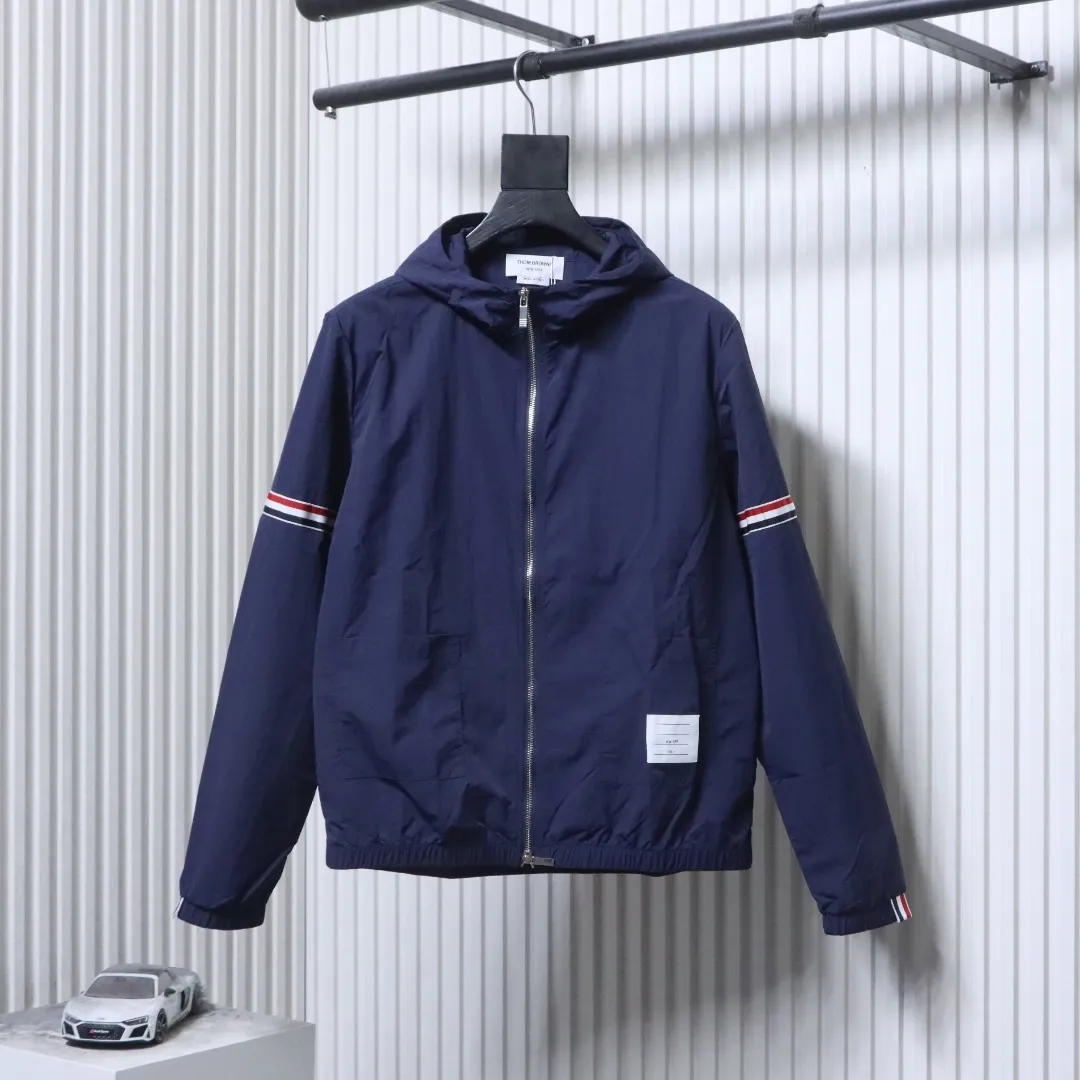 THOM BROWNE Vorderansicht Marineblau