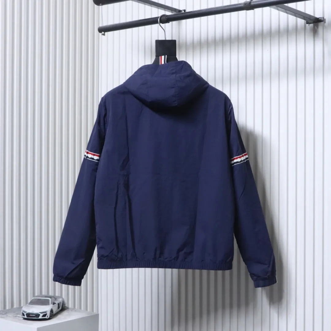 THOM BROWNE Rückansicht Marineblau