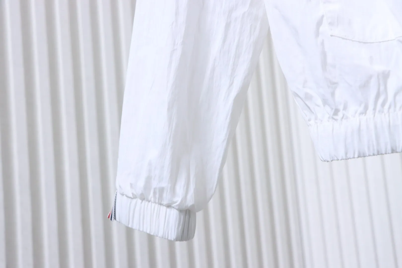 THOM BROWNE Ärmel