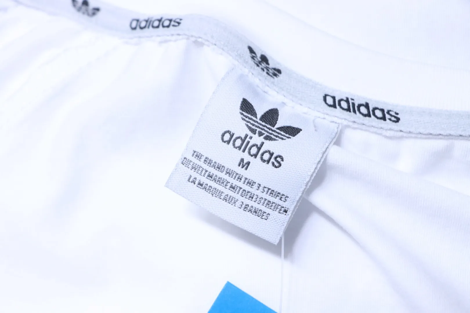 Adidas-Markenetikett