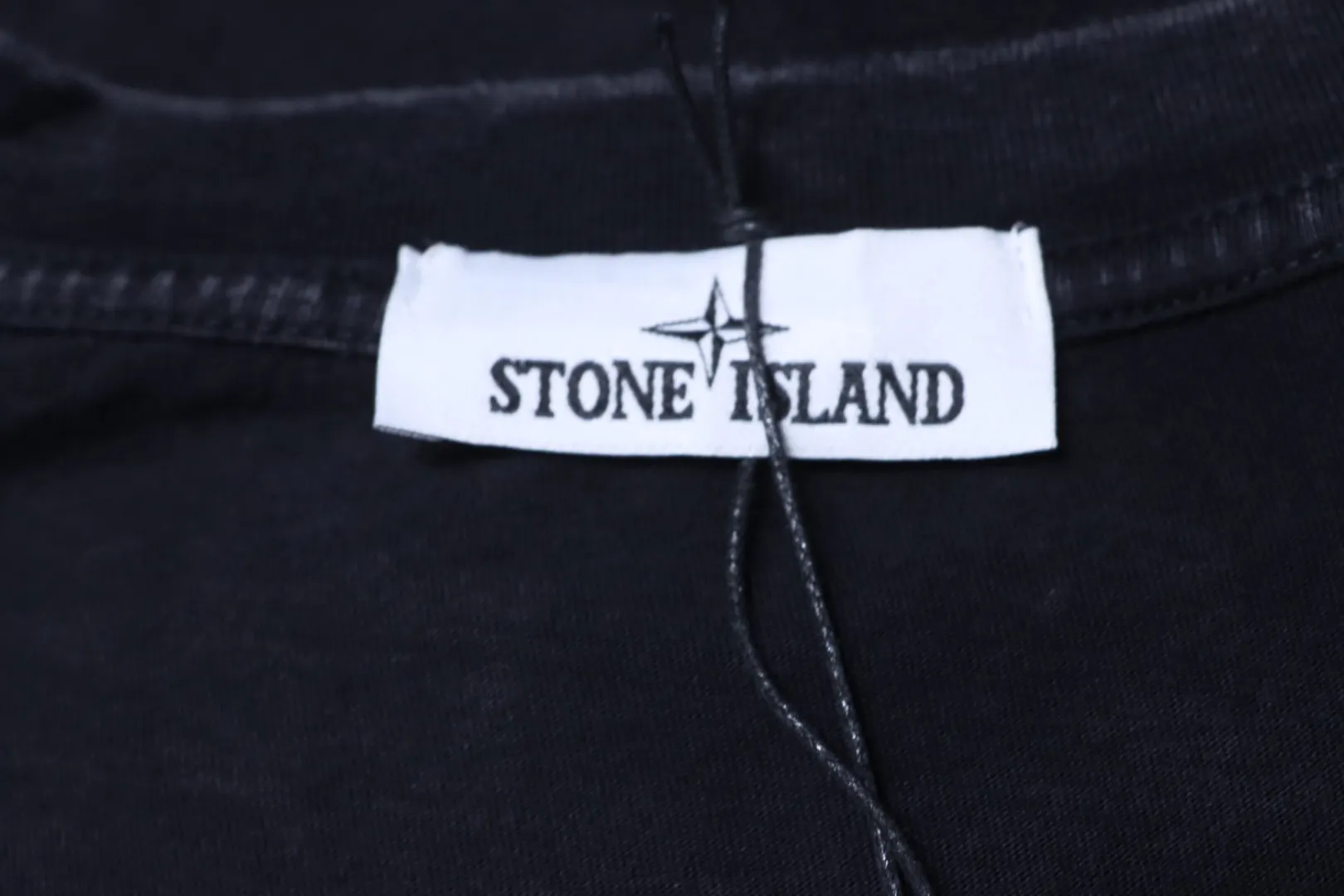 Stone Island Markenetikett