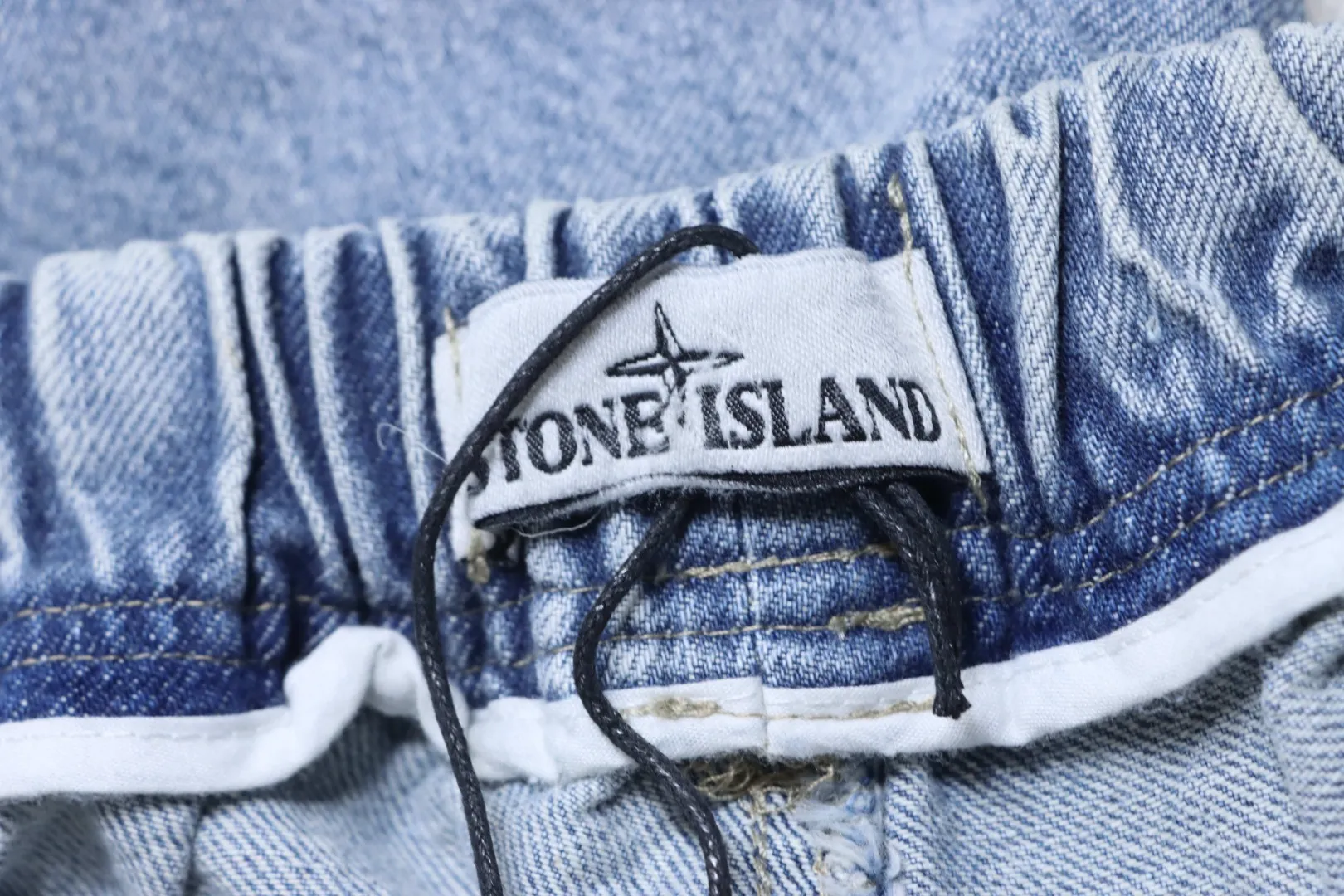 Stone Island – Markenlabel