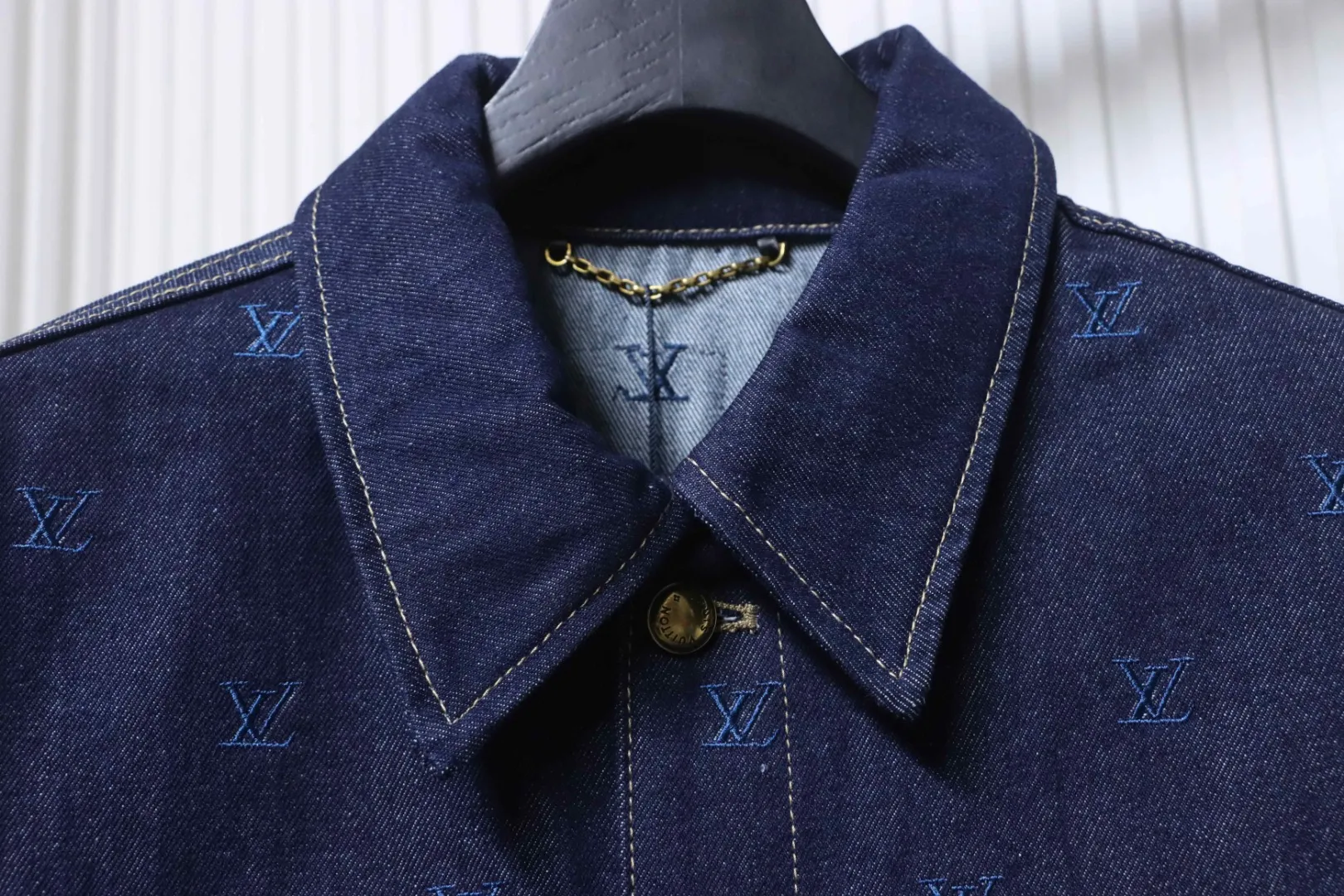 Louis Vuitton Kragen