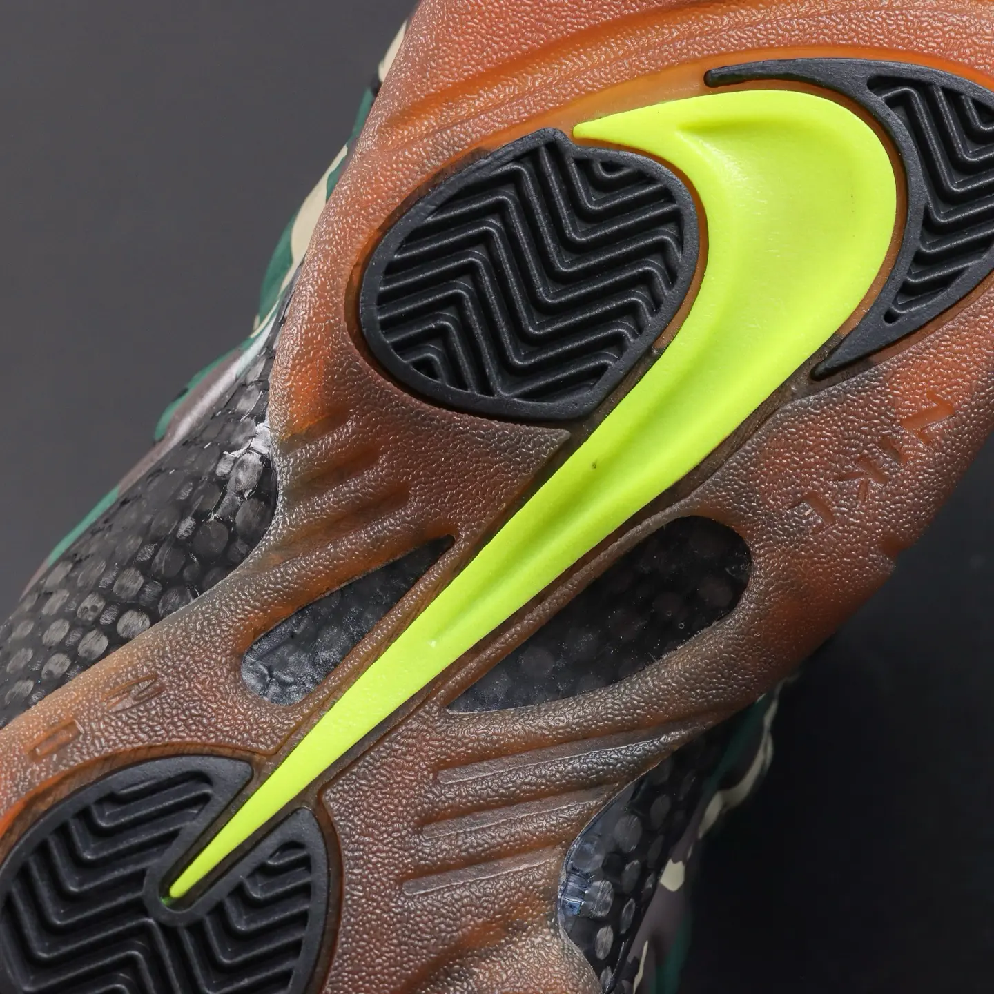 Air Foamposite Pro Camo IM5204-001 – Bild 16